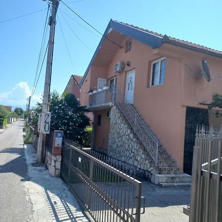 Traveler'S Rest - Near Podgorica Airport Hostel Mitrovici  Bagian luar foto