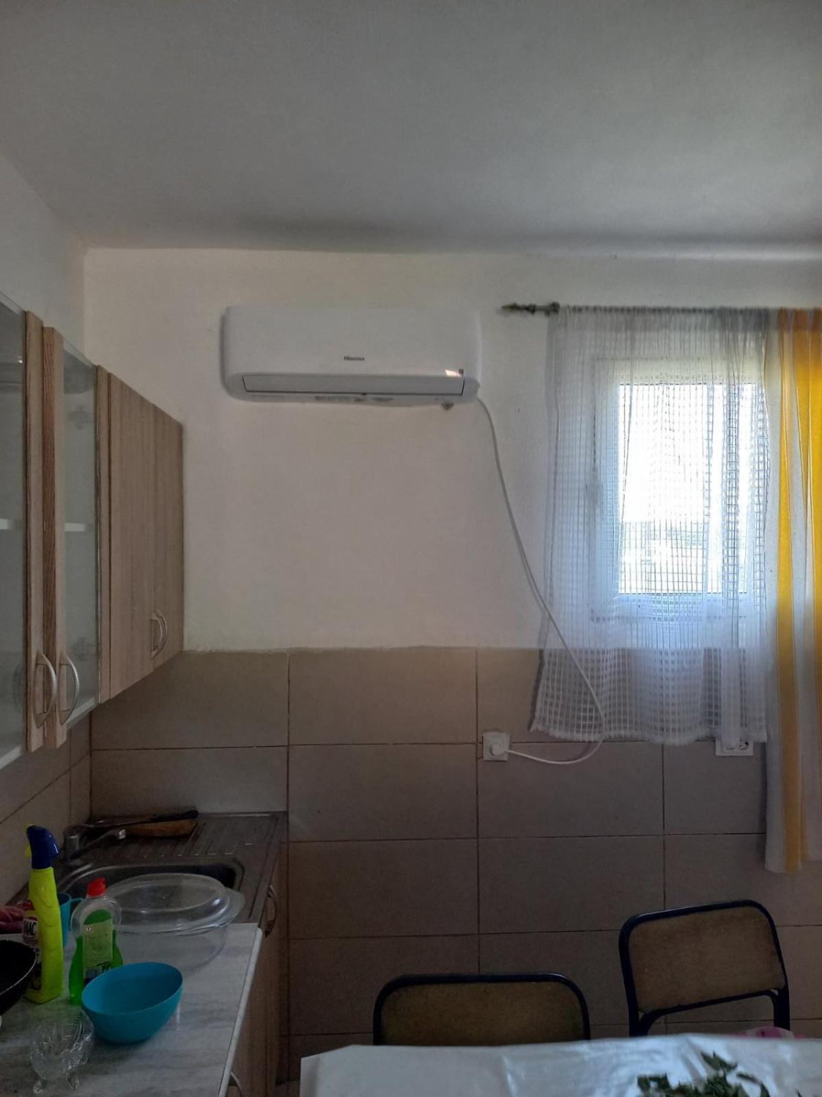 Traveler'S Rest - Near Podgorica Airport Hostel Mitrovici  Bagian luar foto