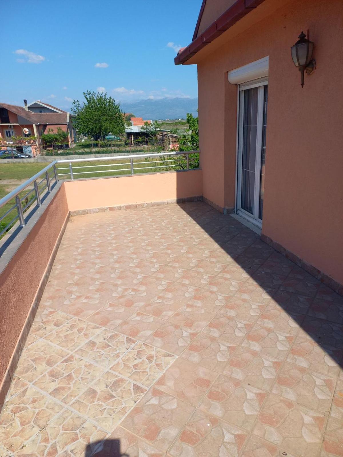 Traveler'S Rest - Near Podgorica Airport Hostel Mitrovici  Bagian luar foto