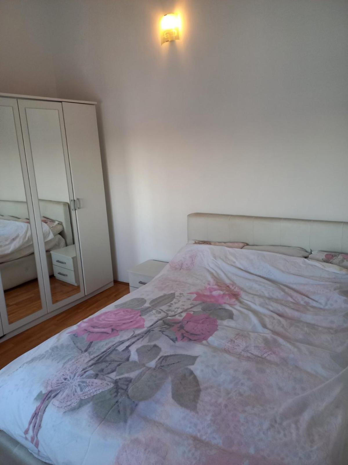 Traveler'S Rest - Near Podgorica Airport Hostel Mitrovici  Bagian luar foto