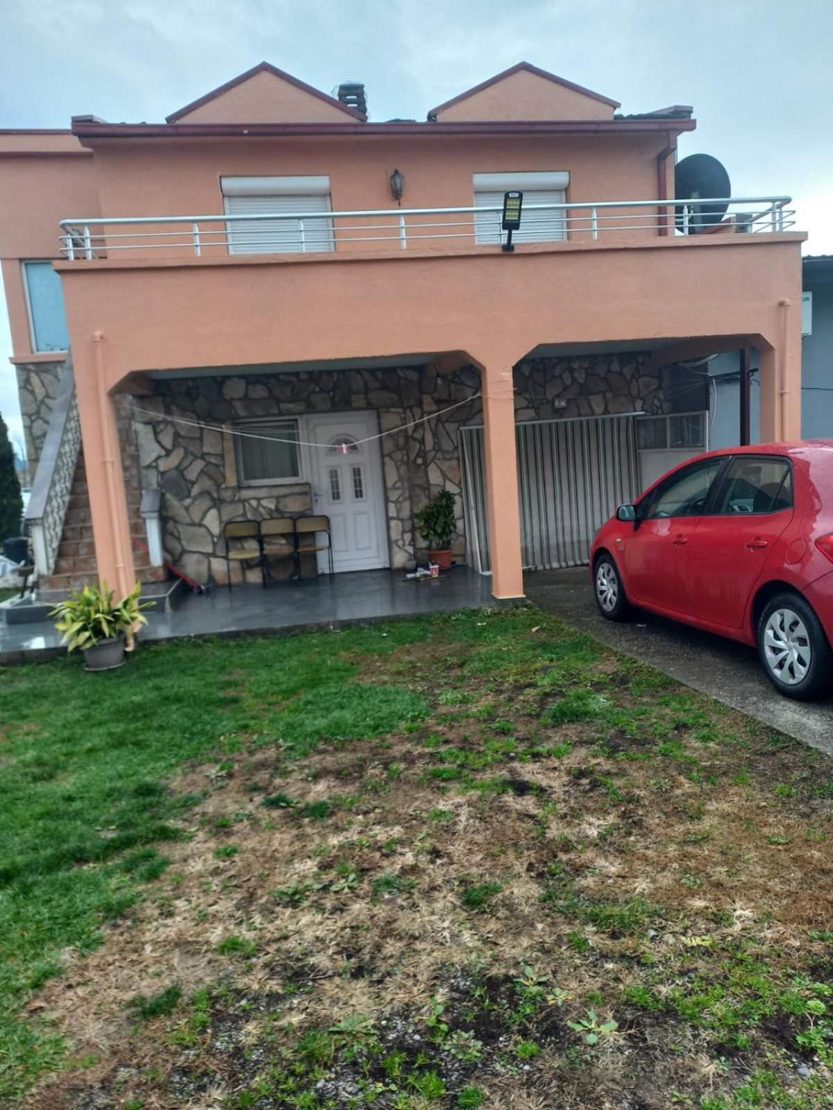 Traveler'S Rest - Near Podgorica Airport Hostel Mitrovici  Bagian luar foto