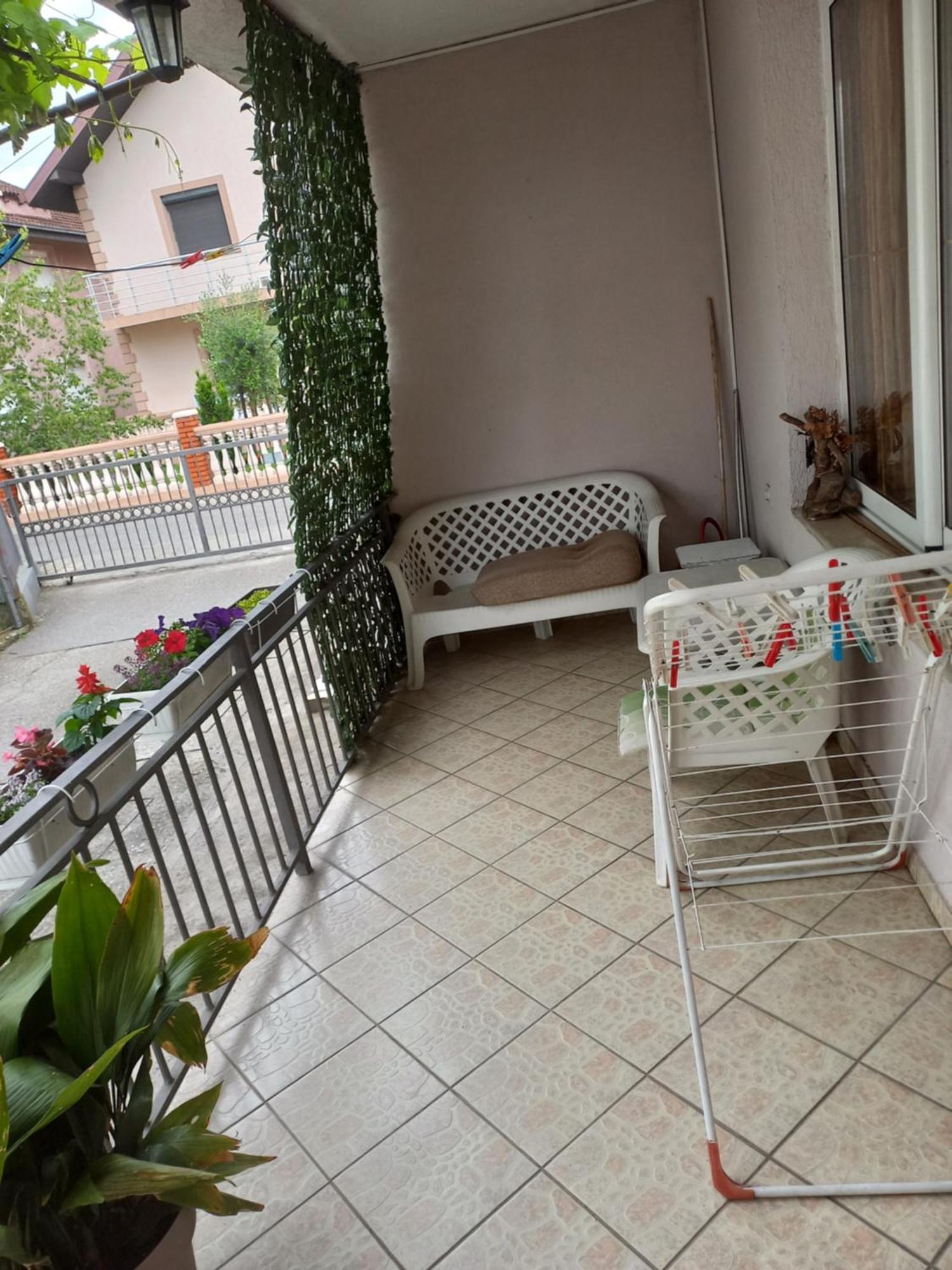 Traveler'S Rest - Near Podgorica Airport Hostel Mitrovici  Bagian luar foto